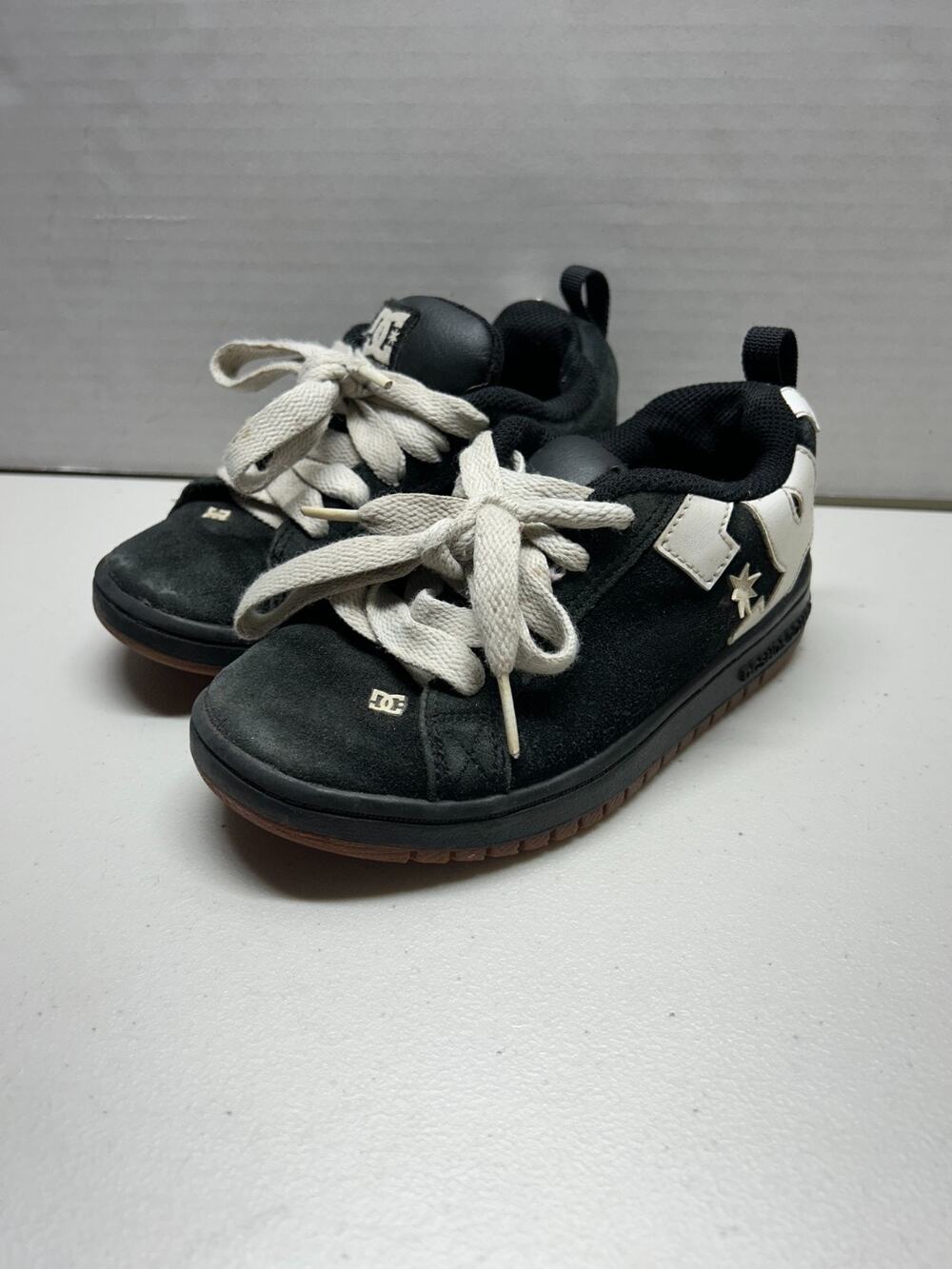 DC Court Graffik Skate Shoes Youth 13 Black White Sneakers